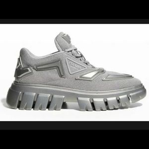 NWT PRADA EVOLUTION TECH SNEAKER